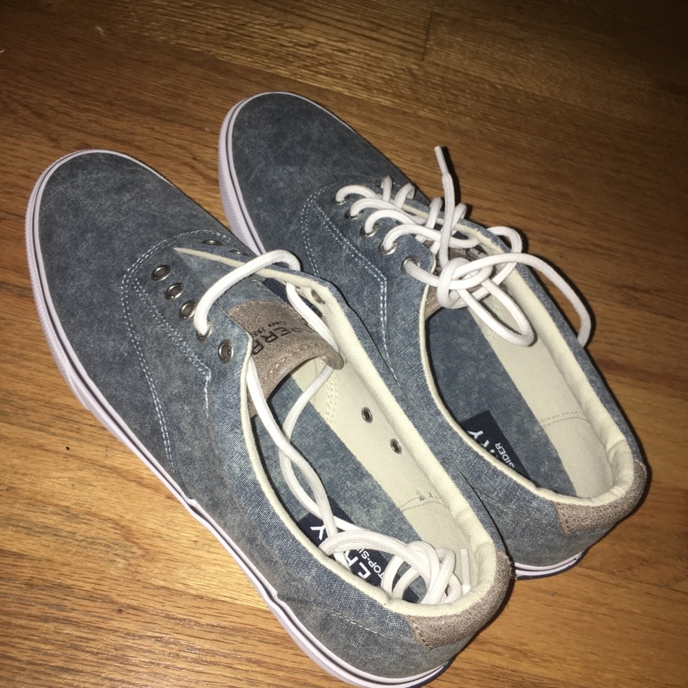 Blue men’s sperrys